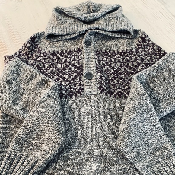 GAP Grey and Mauve Raglan Sleeve Sweater - Picture 2 of 5